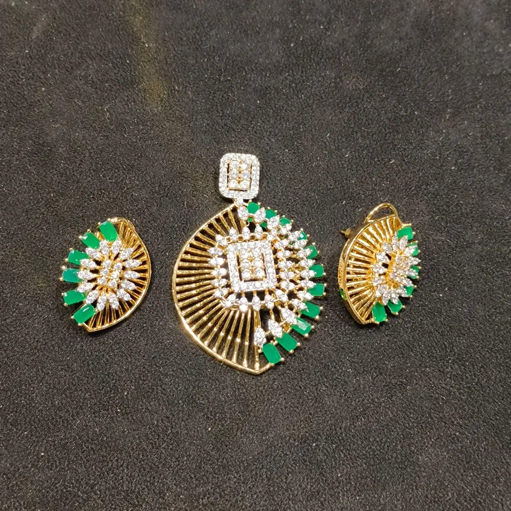 Luxury Emerald Green Stone Fan-Shaped Pendant Set with Matching Earrings - Image 2