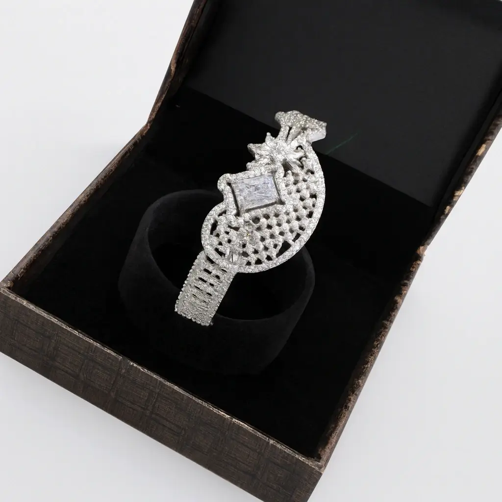 Luxury Silver-Plated Cubic Zirconia Bracelet with Royal Peacock Motif