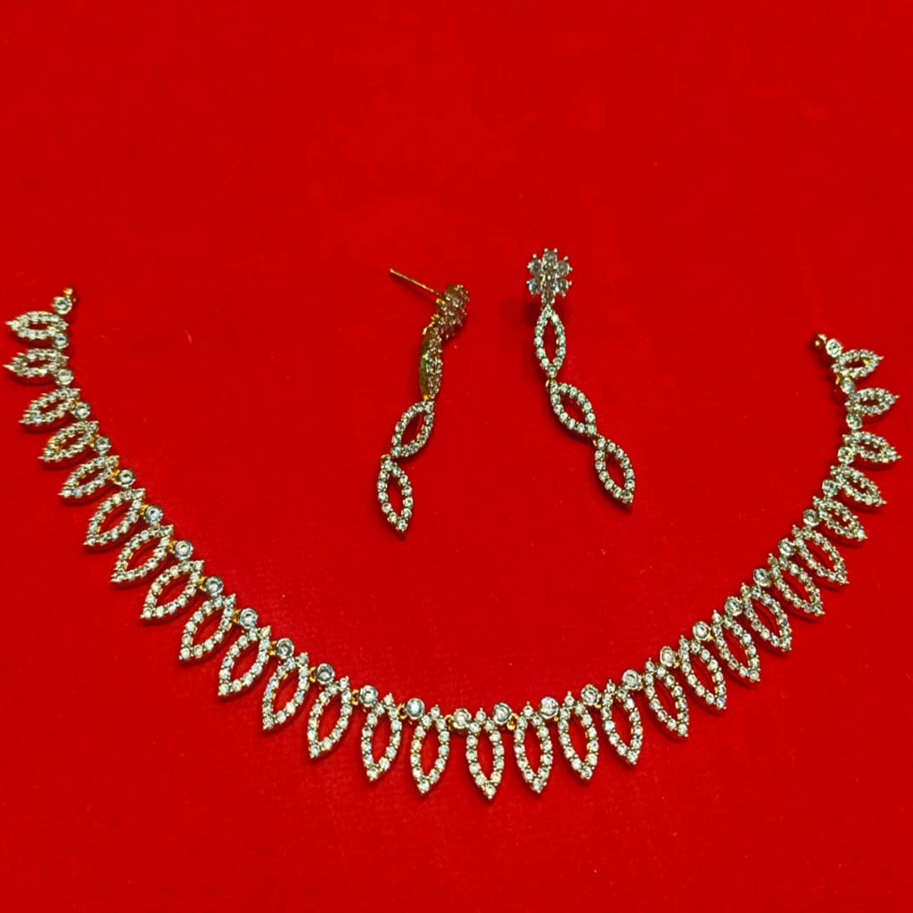 Stylish Festive Wear Gold-Tone Necklace Set with Sparkling Leaf Motifs - Image 2