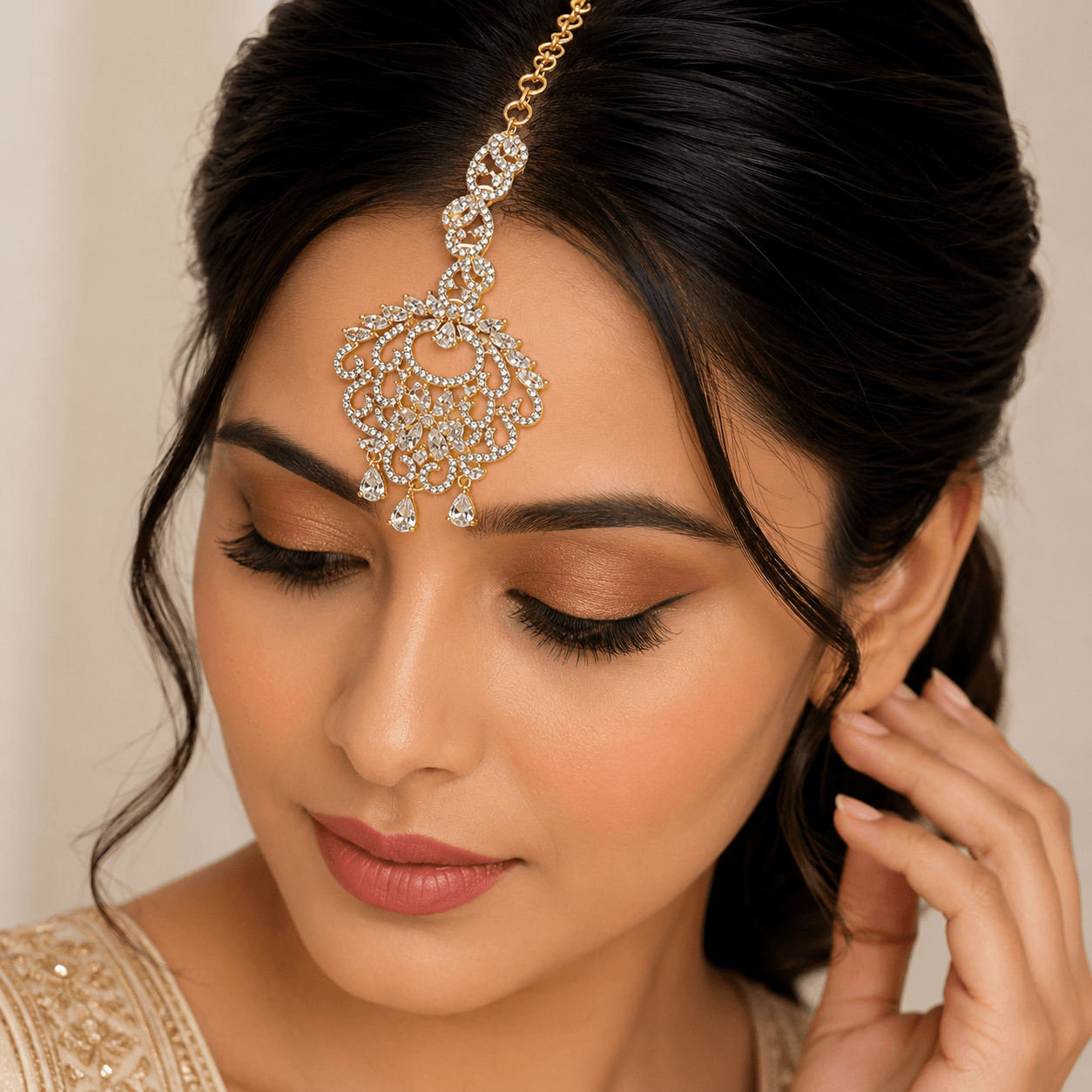 Elegant Gold Plated Kundan Maang Tikka for Women - Image 3