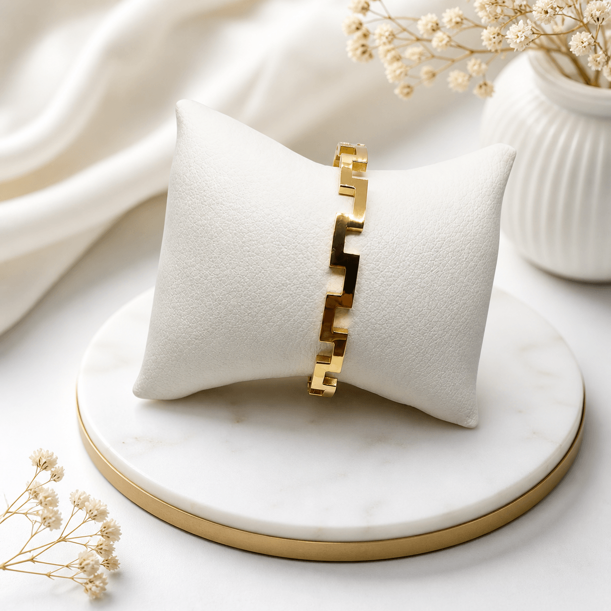 18K Gold Plated Geometric Link Bracelet – Elegant Minimalist Design - Image 2