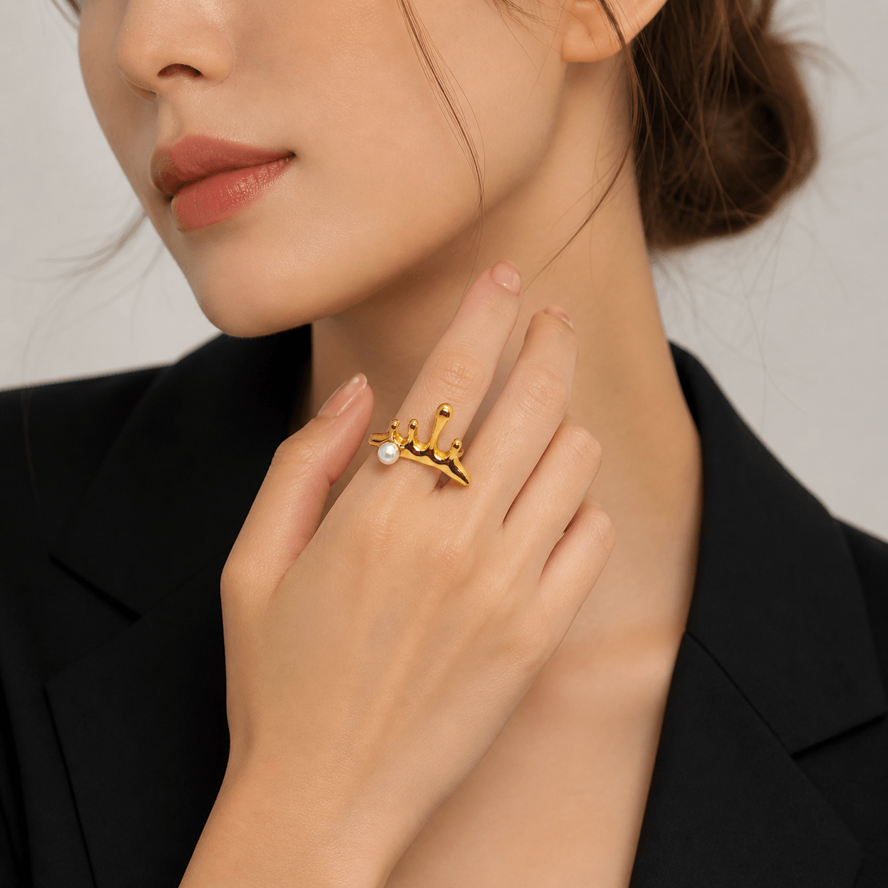 Crown Design Pearl Ring for Women | Elegant Statement Adjustable Ring | Premium Imitation Jewelry - Image 3