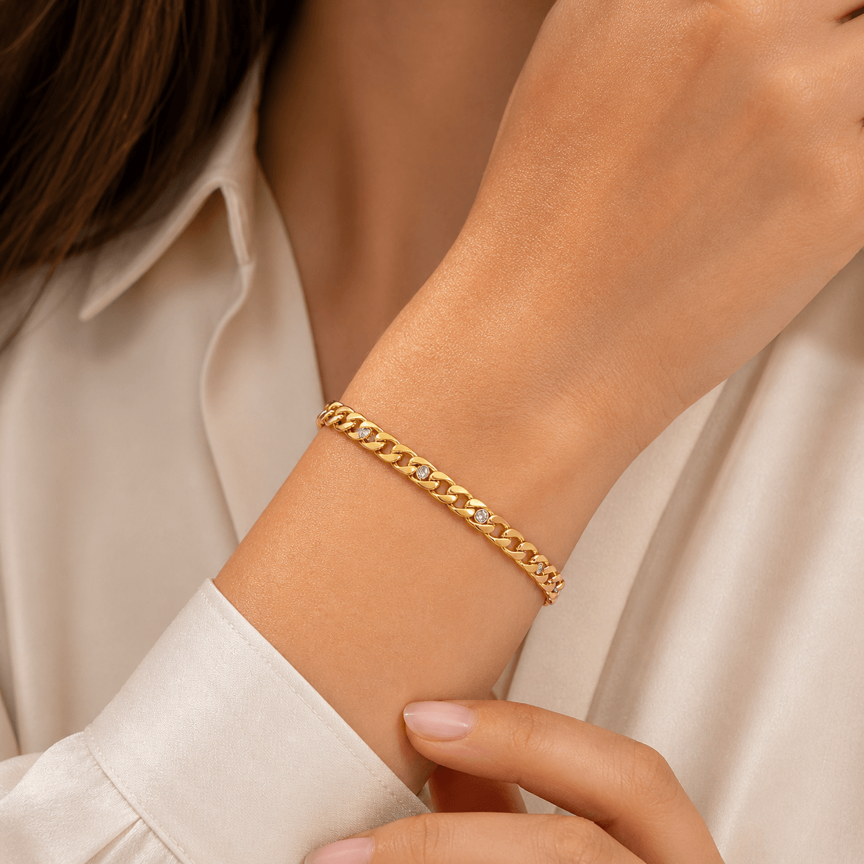 Cuban Link Bracelet with Zircon Stones – Premium Minimal Luxury - Image 3