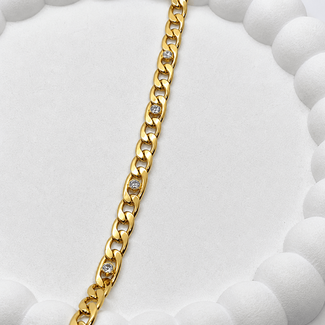 Cuban Link Bracelet with Zircon Stones – Premium Minimal Luxury