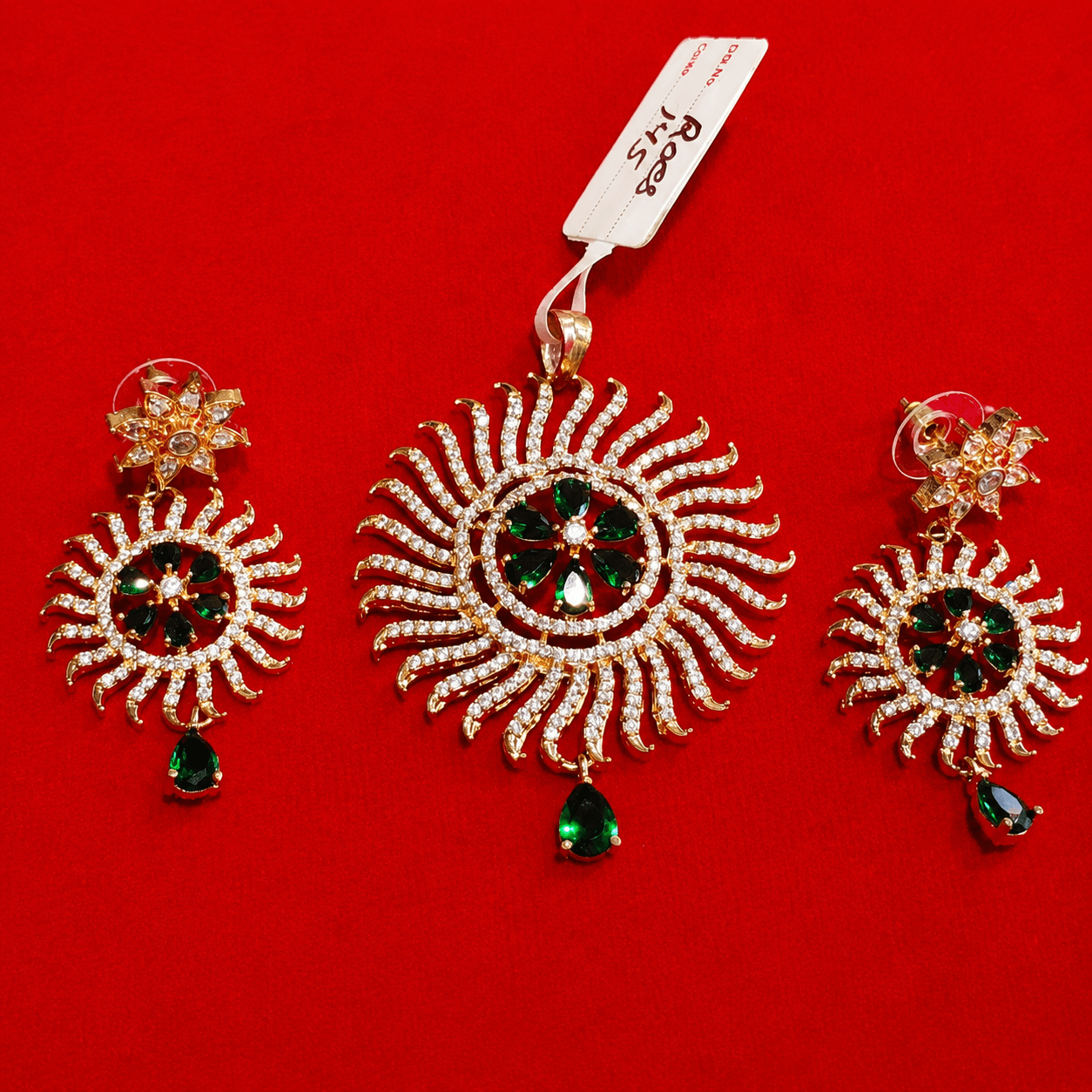 Gold-Plated Emerald Green Sunburst Pendant Set for Women