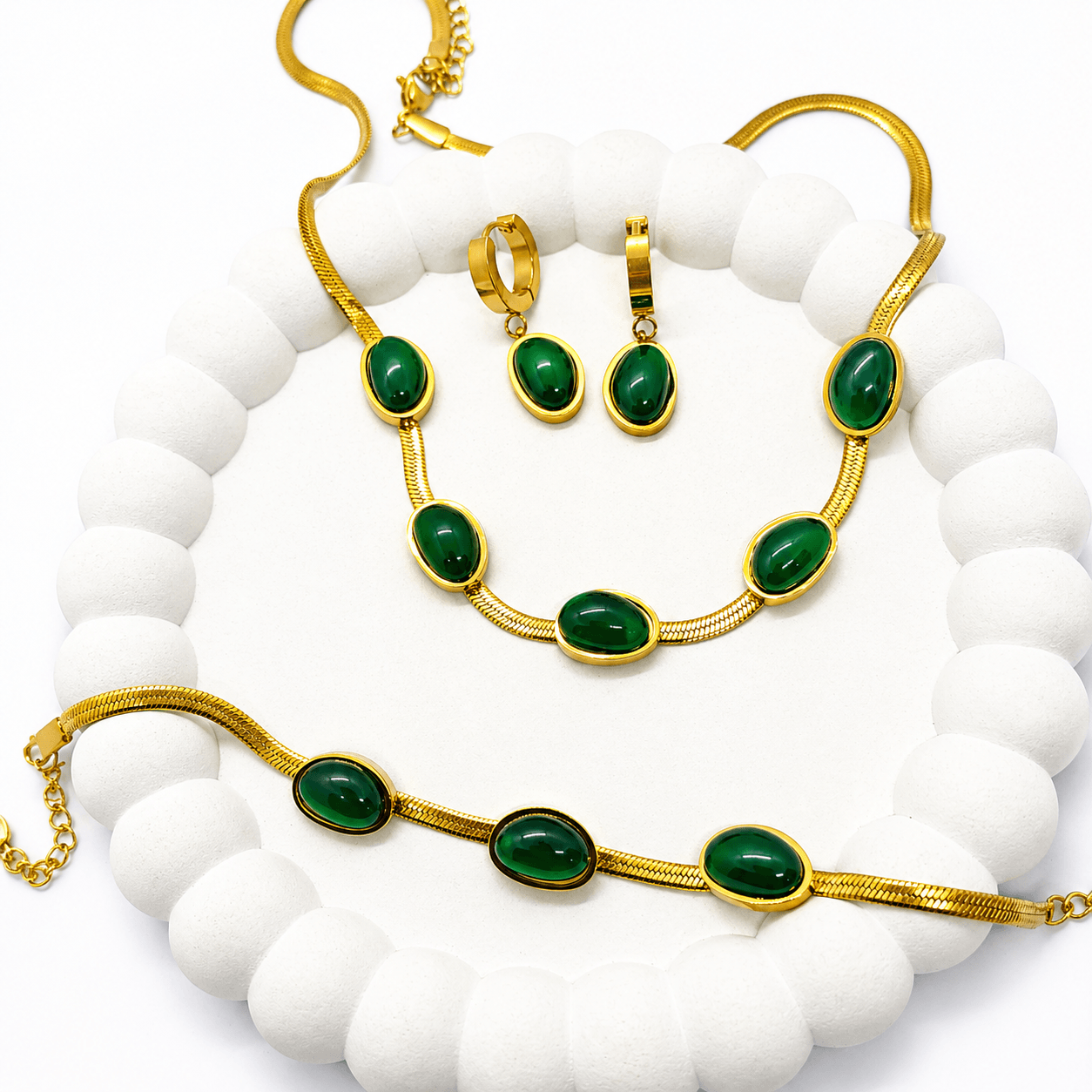 Emerald Green Oval Stone Gold-Plated Necklace Set with Earrings & Bracelet